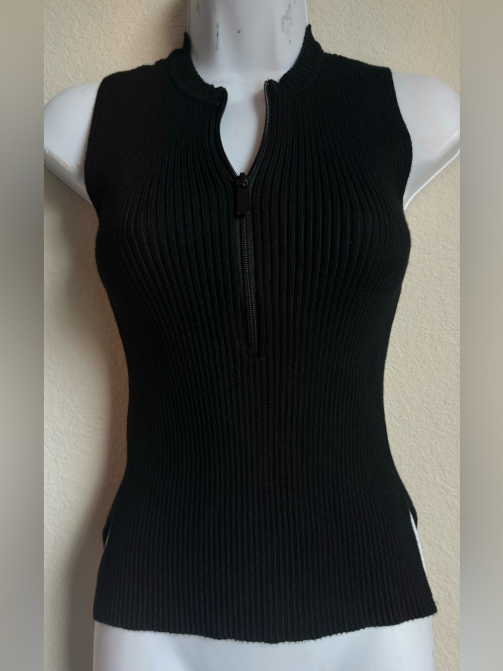 Zara Black Ribbed Sleeveless Zip-Up Tank Size Small
